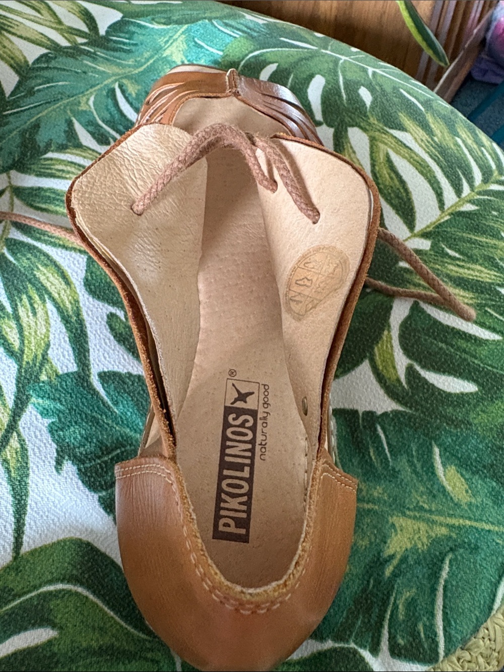 Pikinos Leather Cutout Lace-Up Sandal..worn once - Picture 7 of 8